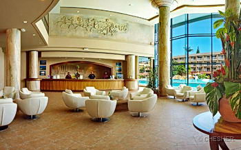 The lobby of Le Nouvata Park Hotel 